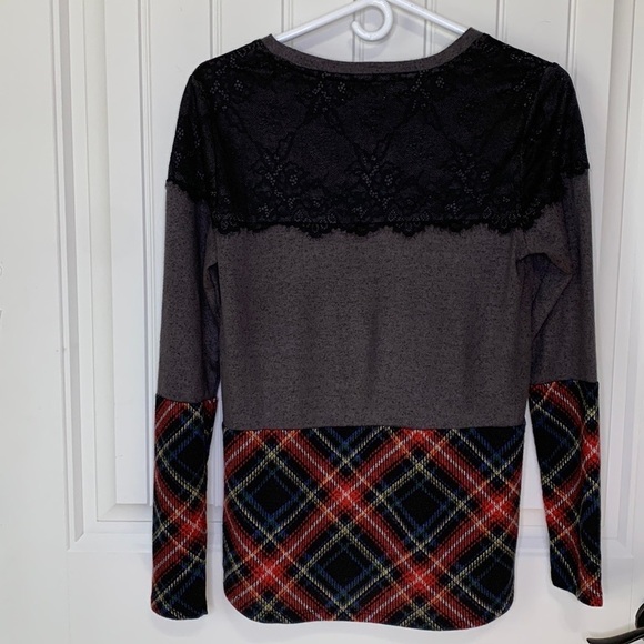 Maurices WOMENS COLOR BLOCK PLAID AND LACE DETAIL LONG SLEEVE TOP NWT SIZE SMALL - Picture 7 of 9